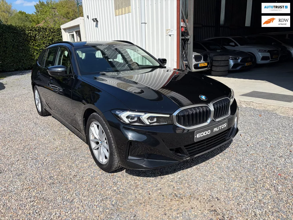 BMW 3-serie Touring 318i NW MODEL &euro; 23.945 INCL. BTW DUITSE PAPIEREN